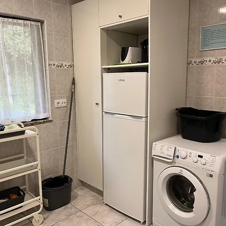 Apartment In Cova Mit Grill, Garten Und Terrasse Geres
